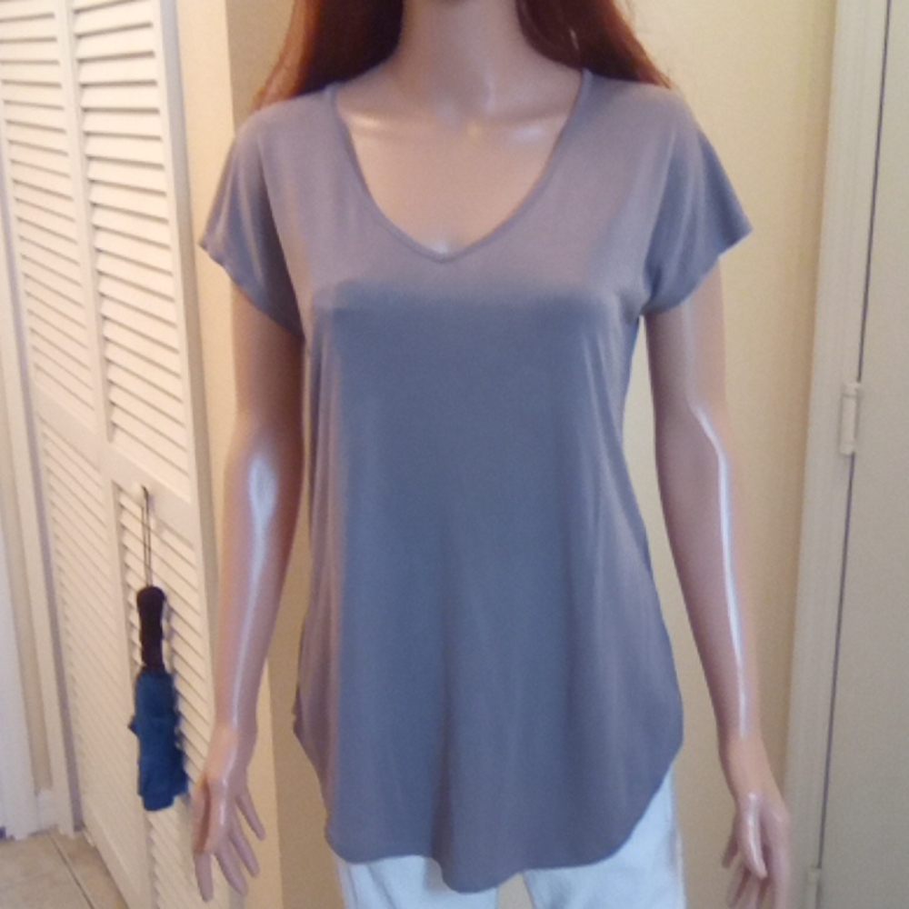 NWOT❤️ Tee Shirt size S/M by Maurice